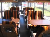 Het interieur van de bus